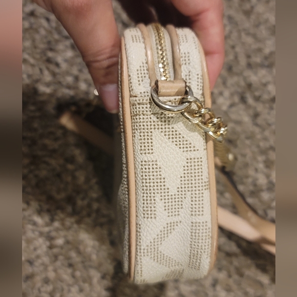 Michael Kors Jet Set Mini - Picture 6 of 9